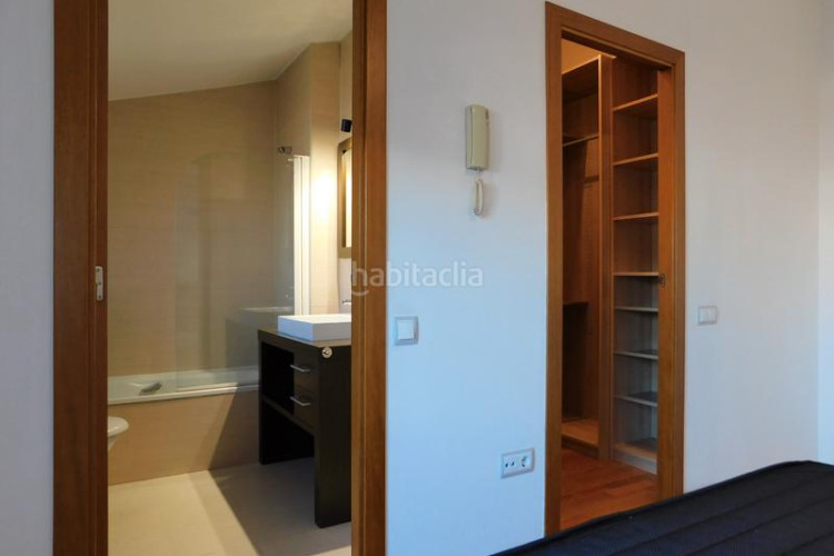 Dúplex atico duplex, 2 habitaciones y terraza en Ca n'Aurell Terrassa