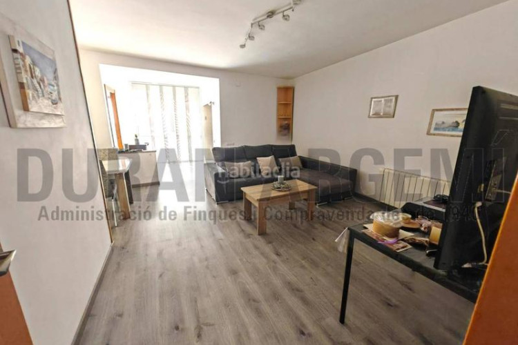 Casa  dos viviendas independientes en venta en la gripia les arenes en Terrassa