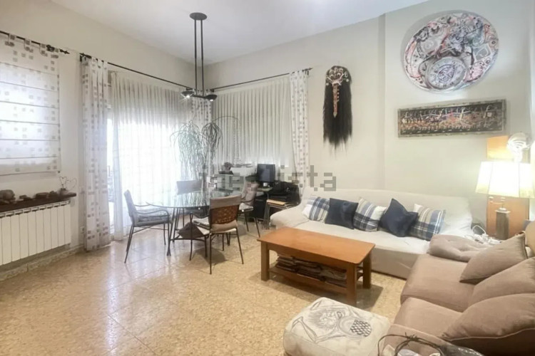 Piso en plaza del Mestre Serrat