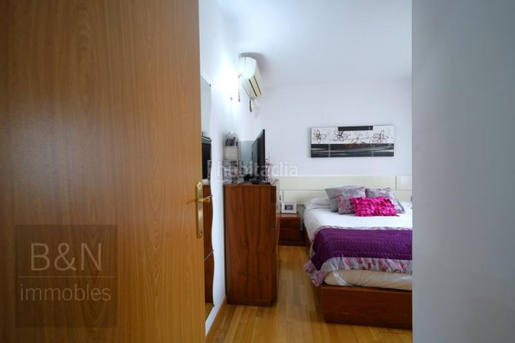 Piso te vas a enamorar de su carácter! amplio, luminoso, con zona comunitaria y plaza de párquing con trastero en Terrassa