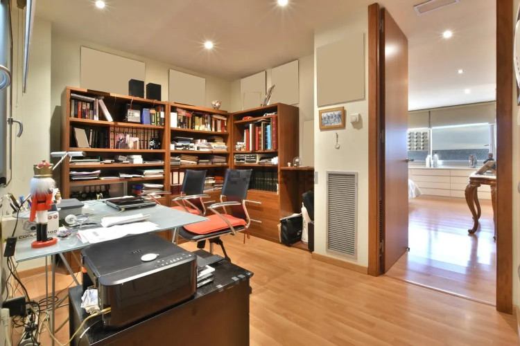 Casa independiente en calle de la Poetessa Caparà