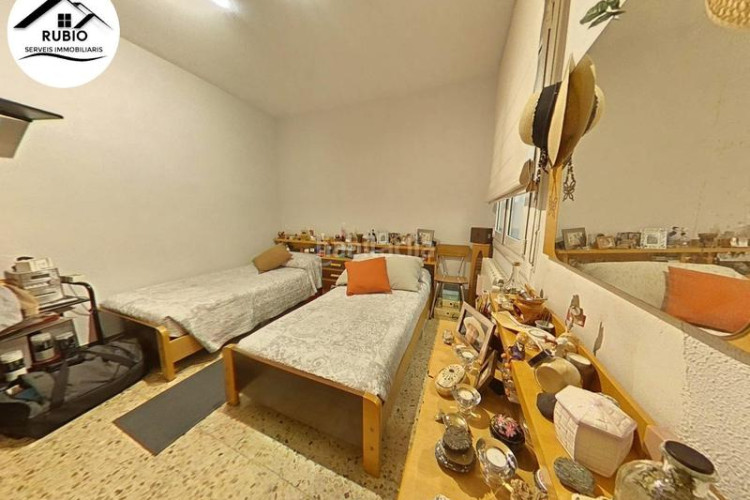 Piso finca local en el corazón de ca naurell, ! en Terrassa