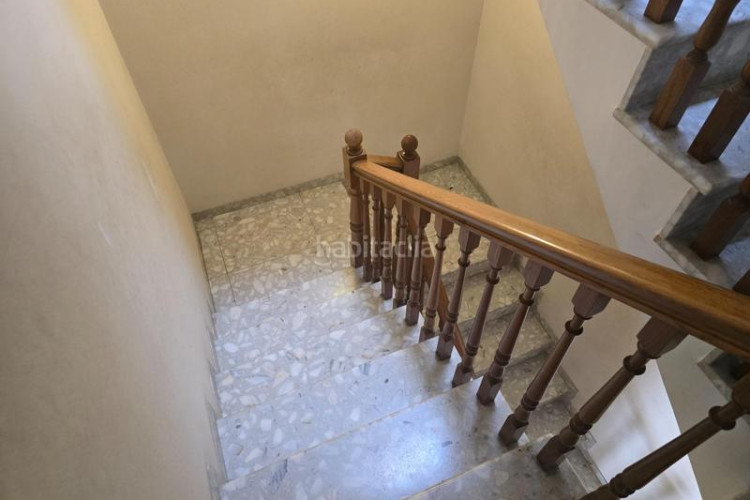 Chalet casa de 3 plantas con piscina y gran garajealmacén en Terrassa