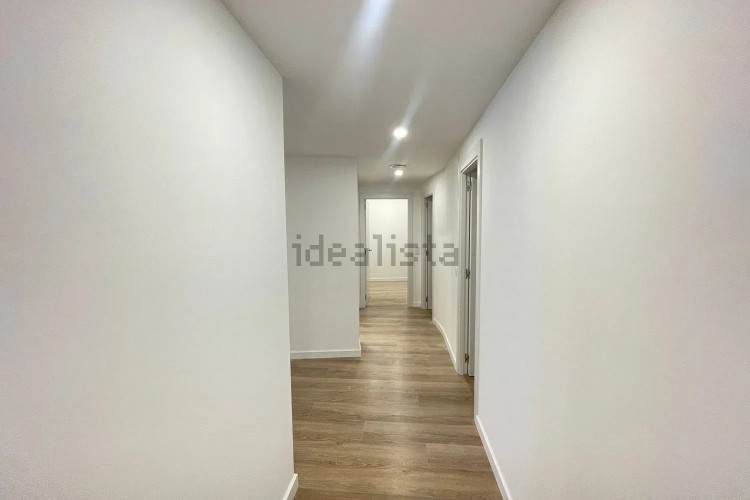 Piso en calle Transversal, 181
