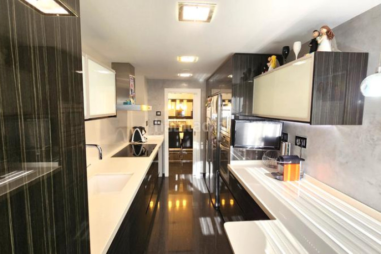 Piso en carrer de pau marsal 76 exclusiva vivienda con acabados de lujo y una ubicación inmejorable. en Terrassa