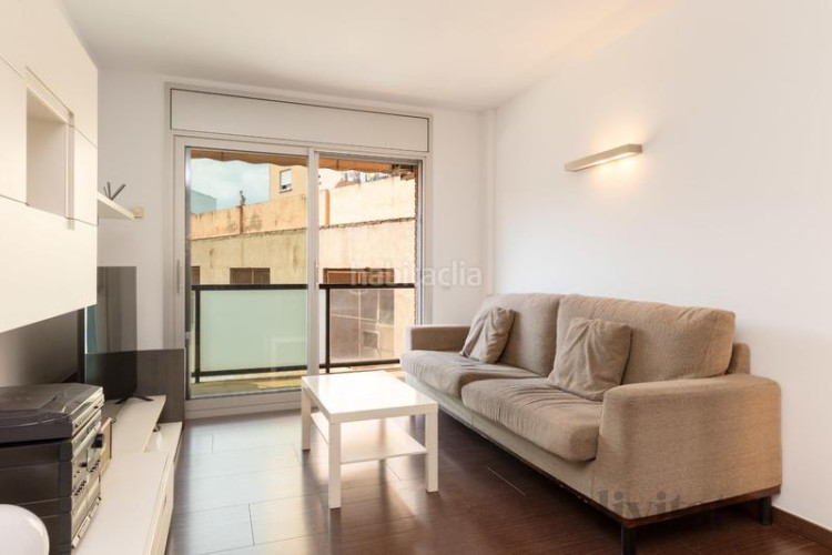 Piso en edison piso con piscina, parking y trastero en Terrassa