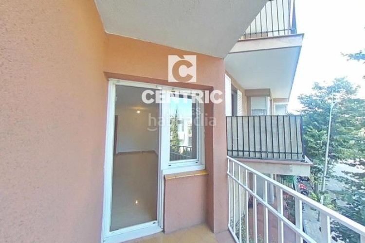 Piso  moderno con 3 habitaciones gran oportunidad ! en Terrassa