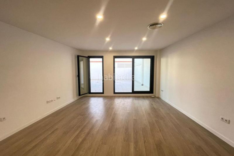 Planta baja  en venta en sant pere, 4 dormitorios. en Terrassa