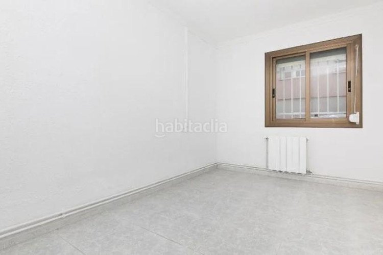 Piso (barcelona). "okupado" (no se puede visitar ni hipotecar). en Terrassa