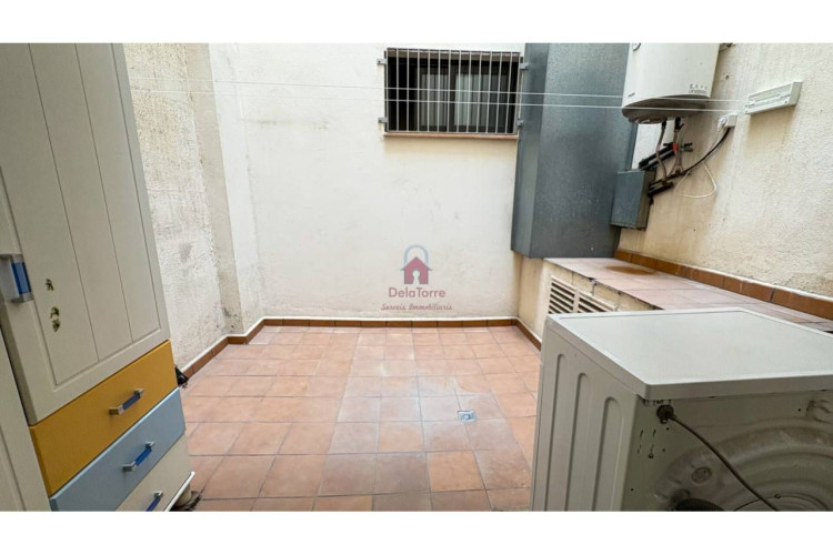 Poetesa Capara, Sant Pere Nord