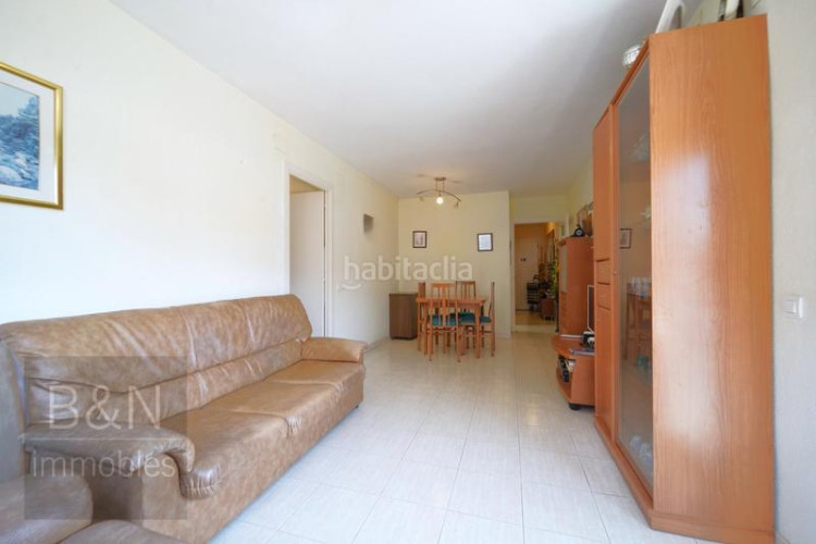 Piso un hogar de tres habitaciones, balcón, plaza de parking y trastero en Terrassa