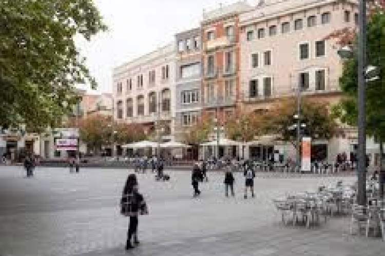PALLA, 25, Barri del Centre