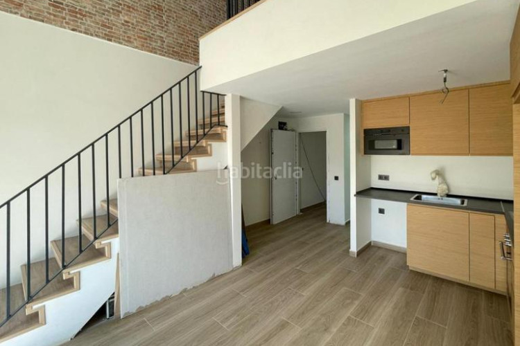 Dúplex  nuevo con terraza y buhardilla en ca naurell en Terrassa
