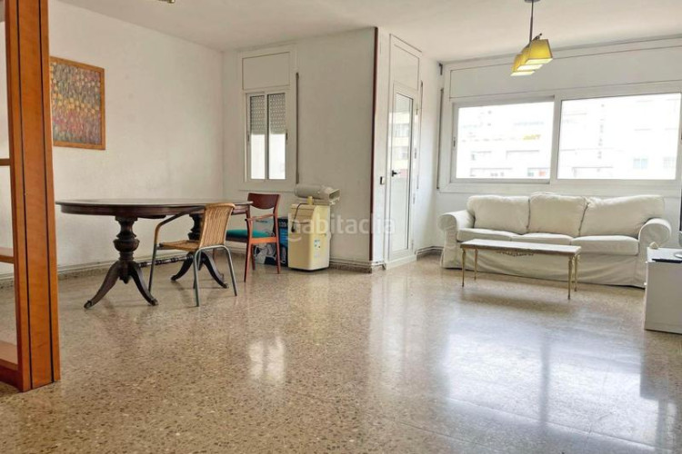 Piso  en venta zona escoles en Cementiri Vell Terrassa