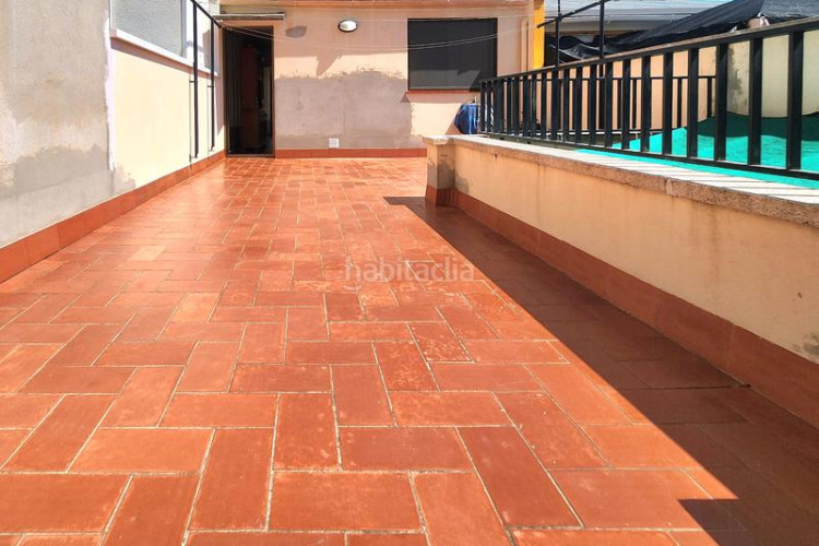 Casa adosada garaje, patio y terraza en La Cogullada Terrassa