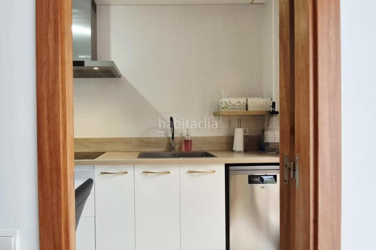 Planta baja  seminueva de 3 hab con patio de 60 m2 en rambla francesc macia en Terrassa