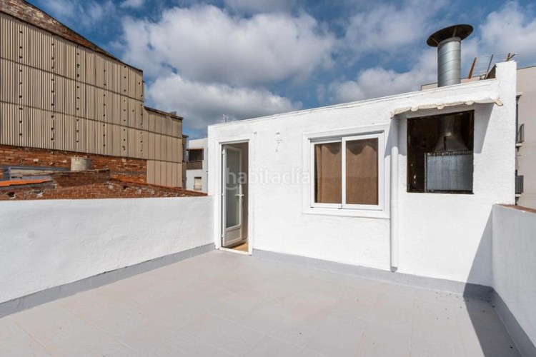 Dúplex vivienda tipo dúplex de 4 habs. con terraza. zona Segle XX. en Terrassa
