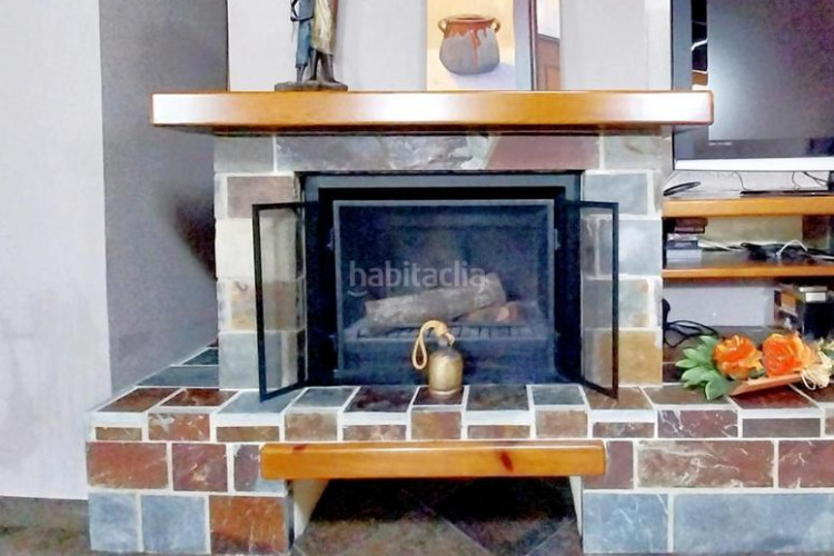 Casa magnifica casa unifamiliar de 230 m2 con 3 hab dobles y gran estudio 55 m2 en Terrassa