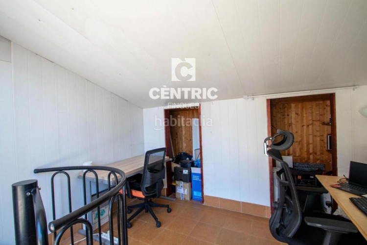 Dúplex ático dúplex de tres habitaciones y estudio. en Terrassa
