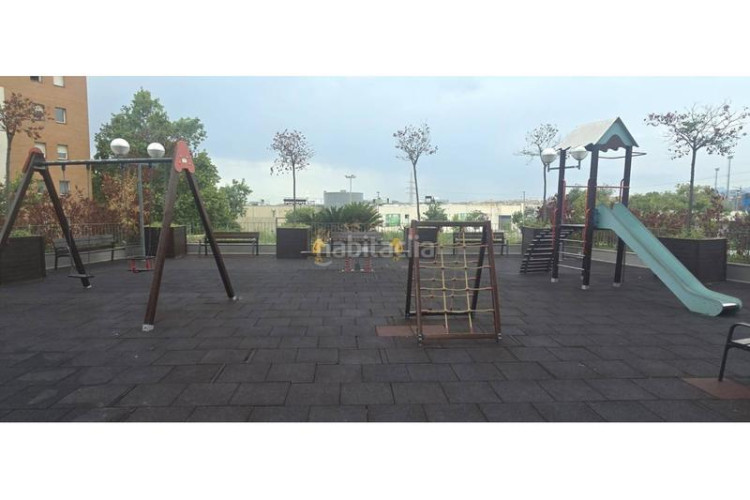 Piso torressana fantastico piso de 2 habitaciones con pk trastero con piscina comunitaria en Terrassa