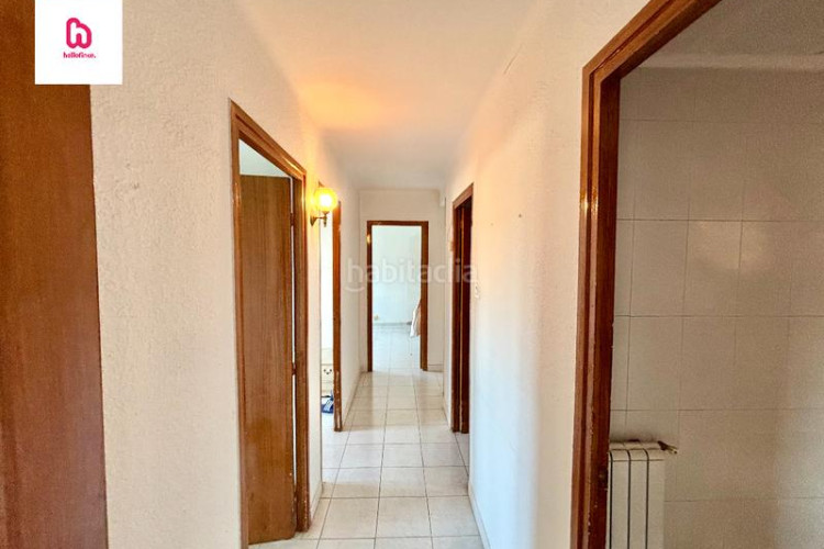 Piso  de 4 habitaciones con lavadero galería y balcón en Terrassa