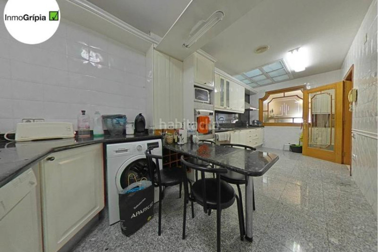 Casa  en venta en les arenescan montllorla grípia08227 en Terrassa