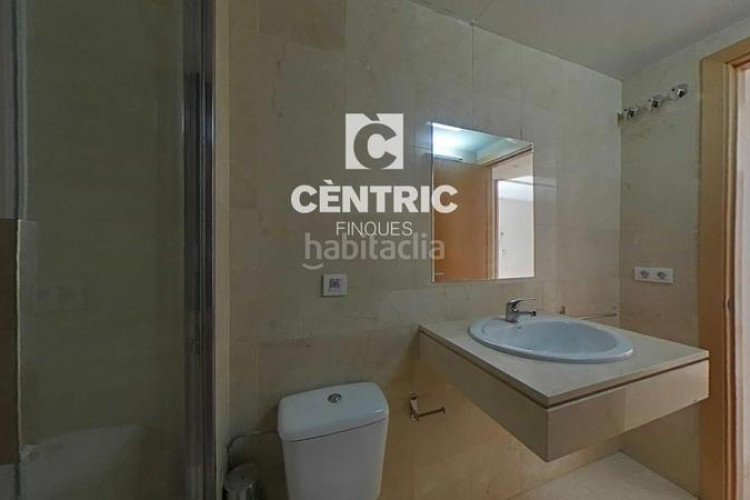Dúplex piso reformado con 3 habitaciones y alquiler activo inversión con recorrido! en Terrassa
