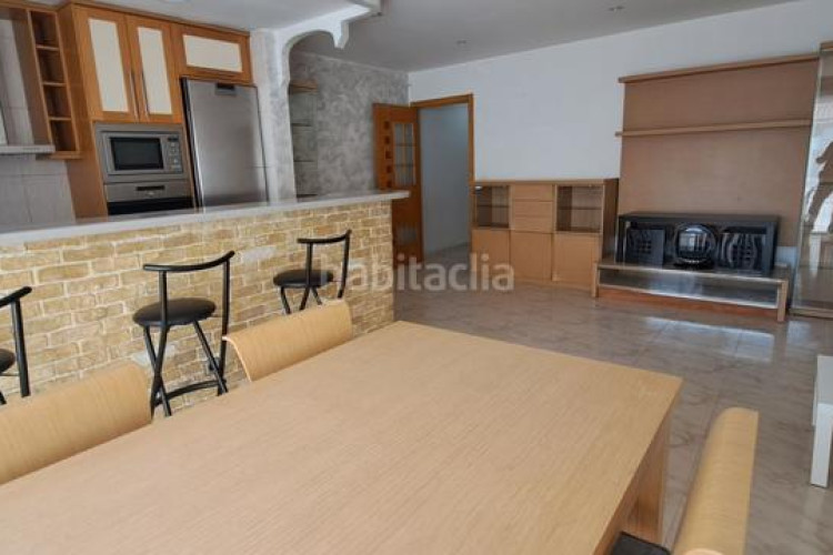 Casa el hogar que tu familia sueña te espera en can montllor! en Terrassa