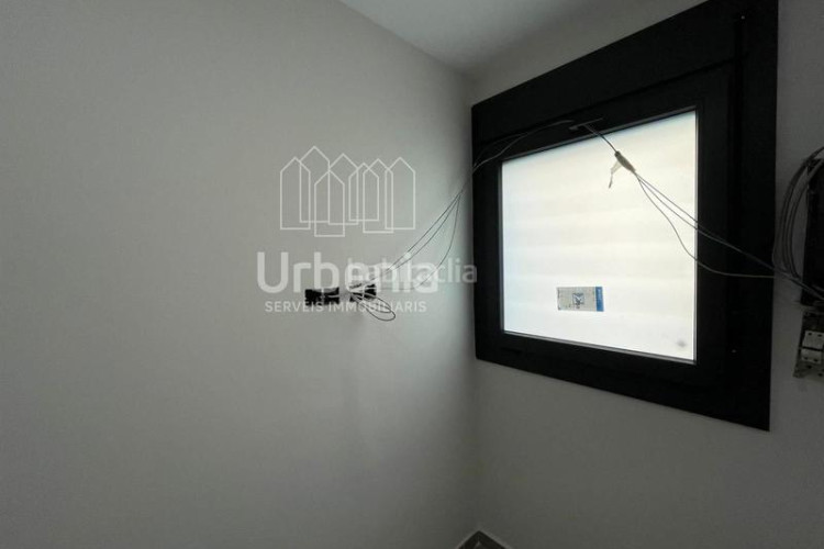 Piso  en venta en Ca n'Aurell Terrassa