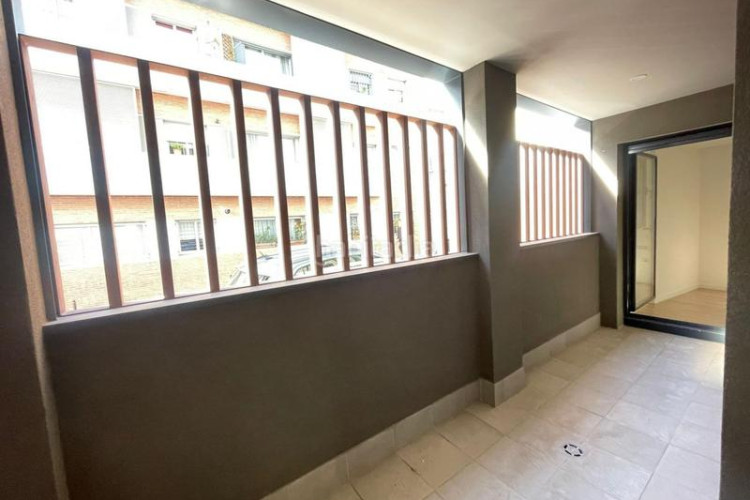 Planta baja  en venta en sant pere, 4 dormitorios. en Terrassa