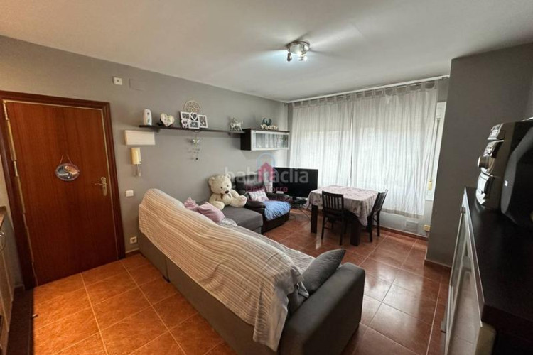 Piso  en venta luminoso, bien ubicado y listo para entrar a vivir! en Terrassa