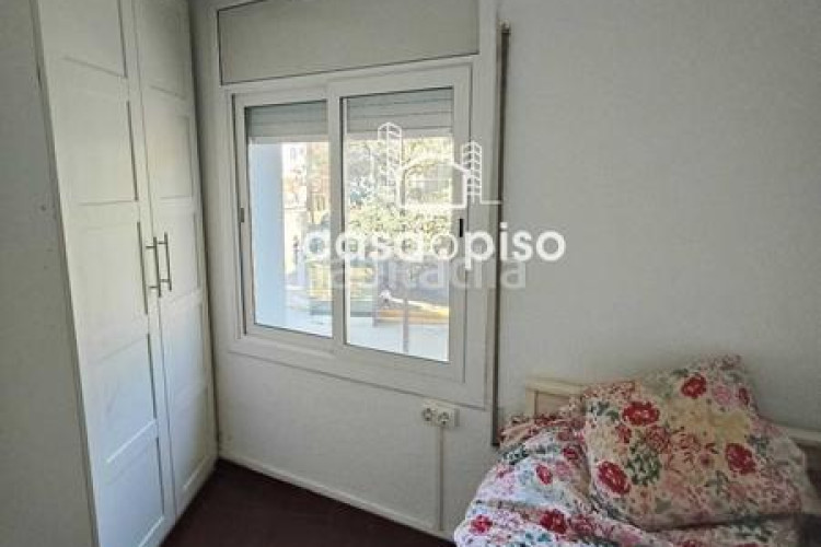 Piso  reformado en La Cogullada 3 dormitorios, 1 baño, todo exterior, cocina individual, con dos balcones uno de 6m y otro de 4m y en Terrassa