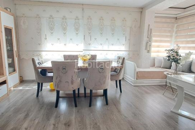 Piso zona de Ca n'Anglada. ático de 2habs + 1 lav. + 2 terrazas en Terrassa