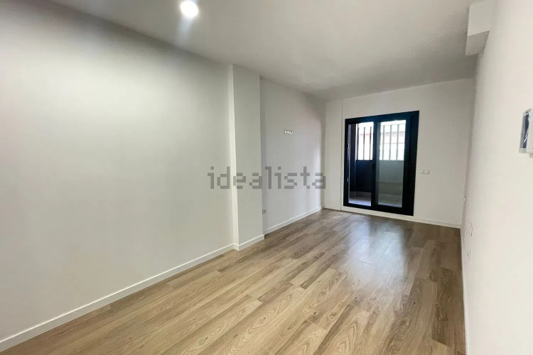 Piso en calle Transversal, 181
