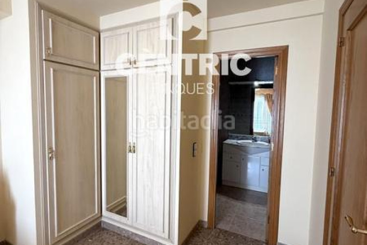 Dúplex ático dúplex en venta con 4 habitaciones estudio en Terrassa