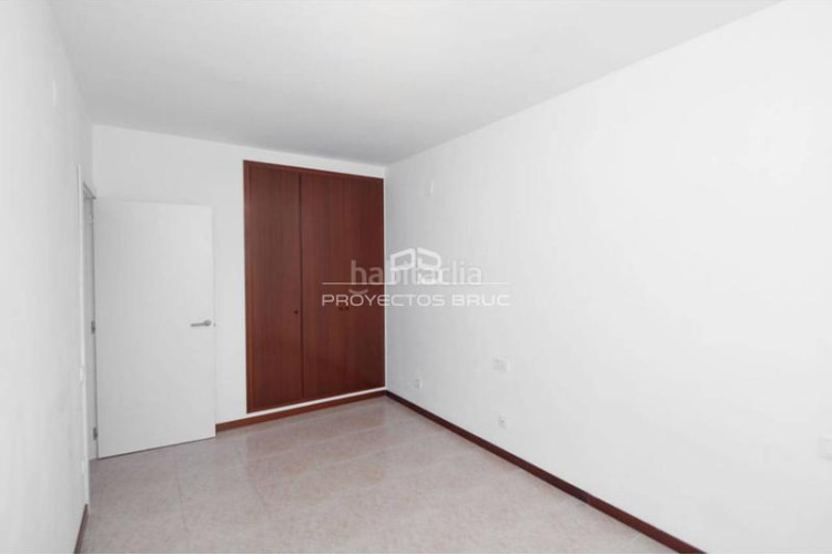 Piso  de 3 dormitorios en venta infórmese en Terrassa