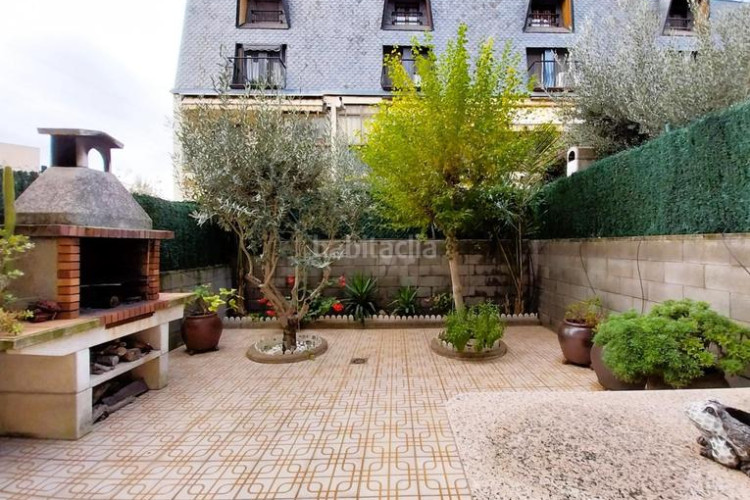 Casa adosada unifamiliar adosada con estudio 55 m2 en Terrassa