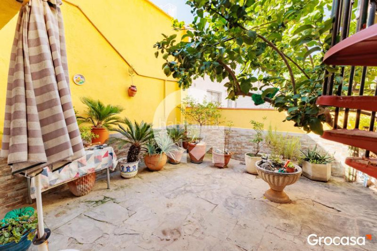 Casa amplia casa para dos familias en Les Arenes - La Grípia - Can Montllor Terrassa