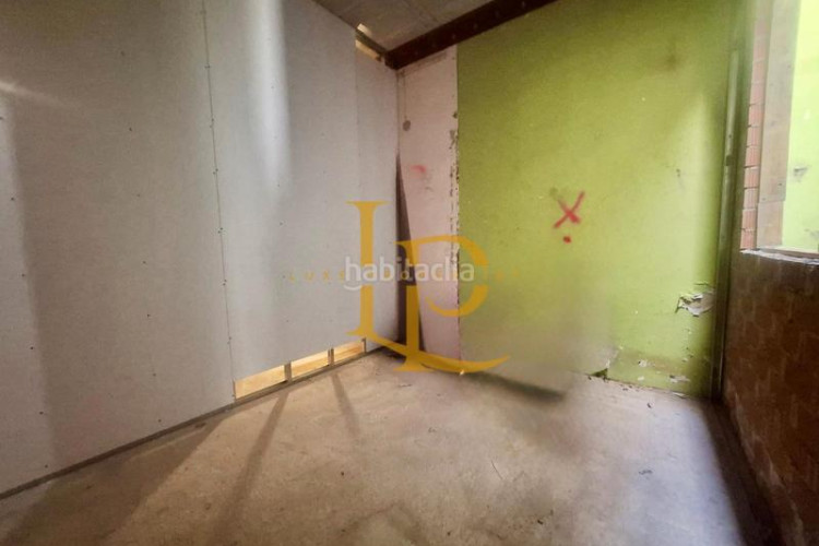 Casa  de pueblo independiente en construccion para acabar a tu gusto en Terrassa