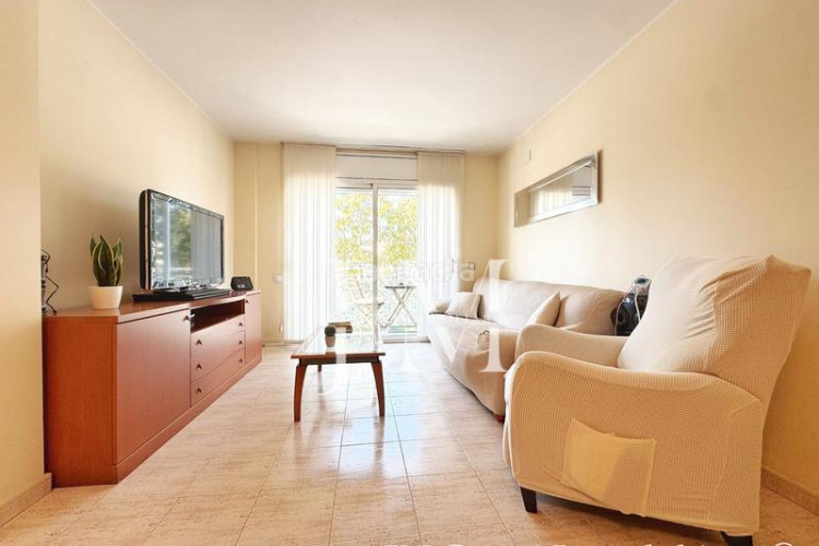 Piso oportunidad única: piso con piscina, parking y trastero en Terrassa