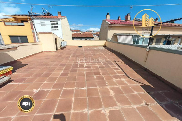 Casa dos viviendas independientes en una sola casa en la gripia – les arenes en Terrassa