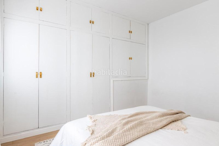 Dúplex vivienda tipo dúplex de 2habs. + garaje + patio. zona Segle XX en Terrassa