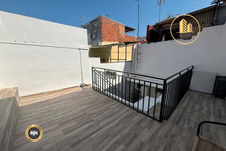 Planta baja tu nuevo hogar acogedor en zona tranquila en Terrassa