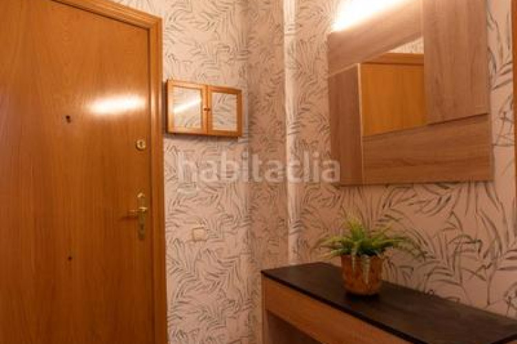 Dúplex zona centro. luminoso ático dúplex de 3habs. + 2lav. + terraza en Terrassa
