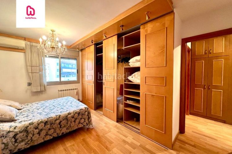 Piso  de 3 habitaciones con 2 balcones y vistas al parque sant jordi en Terrassa