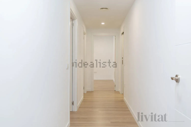 Piso en calle Transversal, 181