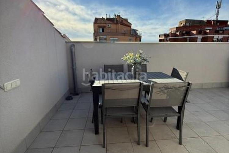 Dúplex luminoso dúplex en zona olímpica en Zona Esportiva Terrassa