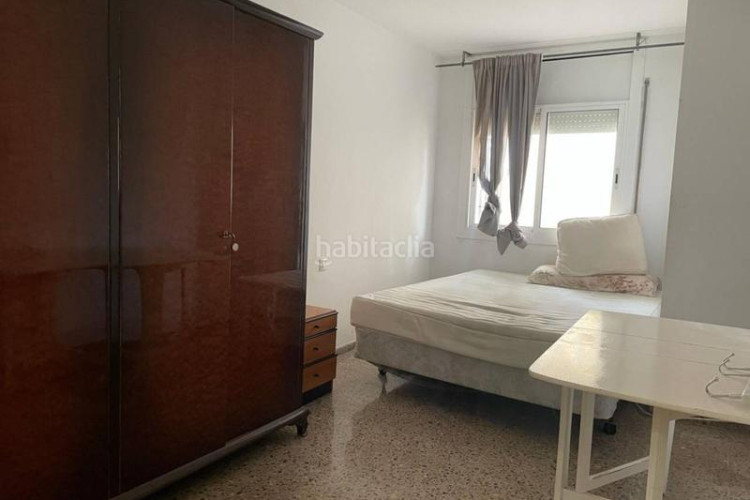 Piso  en muy buena zona ara dejar a su gusto en Terrassa