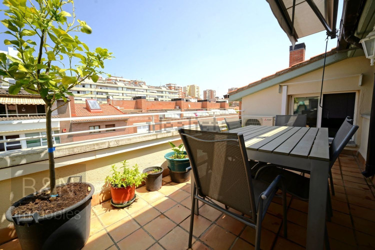 Dúplex en Barrio Zona Esportiva