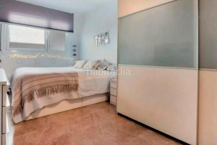 Dúplex en carrer de miquel vives 5 exclusivo duplex: salón-comedor, cocina, 4 habitaciones, 3 baños, terraza, pk y trastero en Terrassa